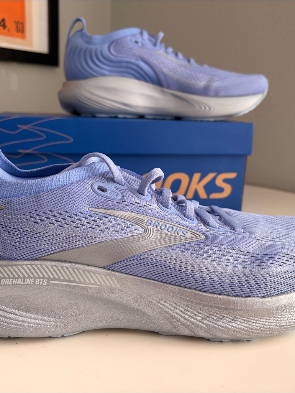 NEW Brooks Adrenaline GTS 25 Lavender Walking Sneaker size 9 Medium B - Picture 3 of 13